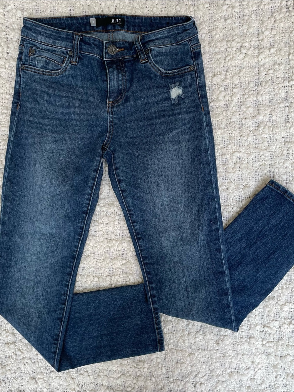 Kut from the Kloth Catherine Boyfriend Distressed Jeans Size 0